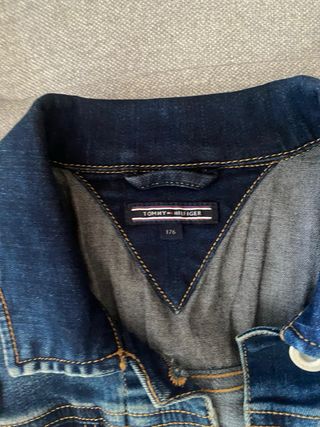 Chaqueta vaquera Tommy Hilfiger con parches