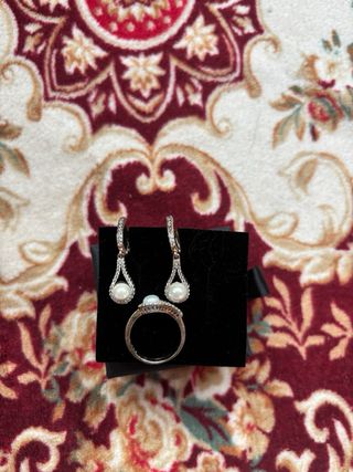 Conjunto Plata: Anillo y Pendientes Perla