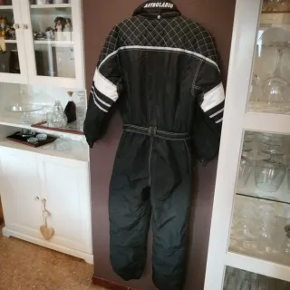 Traje de esquí negro
