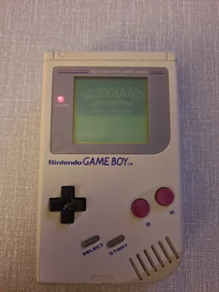Game Boy con 3 juegos.