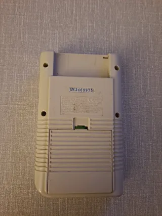 Game Boy con 3 juegos.