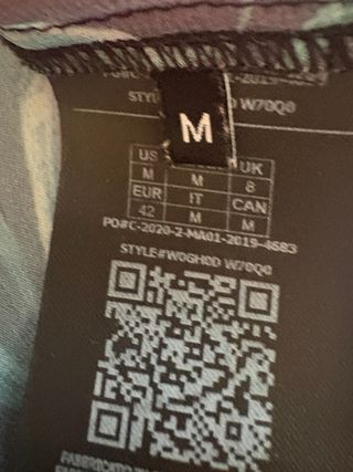 Blusa Guess M Estampado Tropical sin Mangas