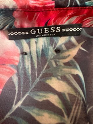Blusa Guess M Estampado Tropical sin Mangas