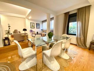 Casa pareada en alquiler en El Viso en Madrid