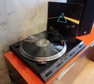 Giradiscos Akiyama DJ-3000 + Tapa