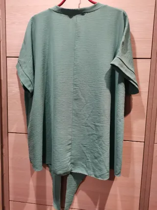 Blusa verde con nudo nr 131