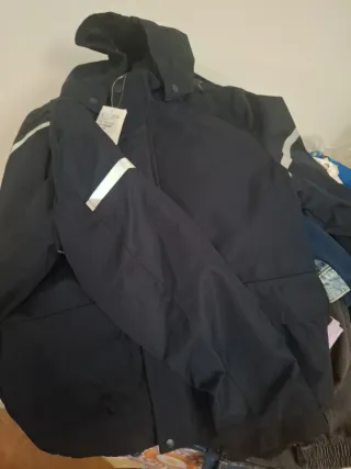 Giacchetta nera per bambini con cappuccio