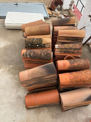 Tejas árabes de barro