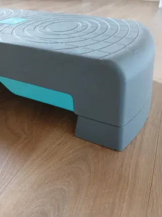 Step de Fitness Gris y Turquesa domyos