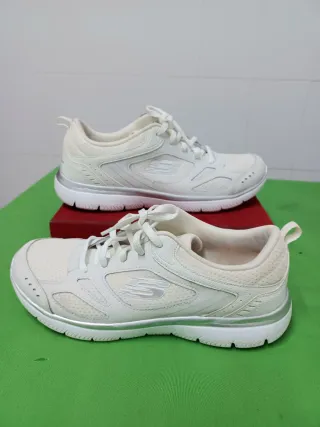 Zapatillas Skechers Blancas y Plateadas