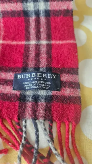 Bufanda Burberry Unisex Roja