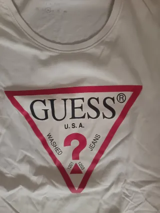 Camiseta Guess Blanca Logo Triángulo