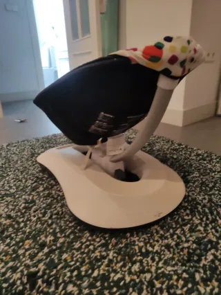 Hamaca 4moms para bebé con estampado colorido