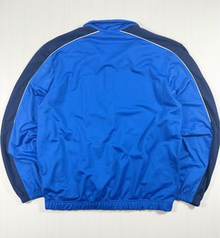 Chaqueta deportiva Nike azul y negra