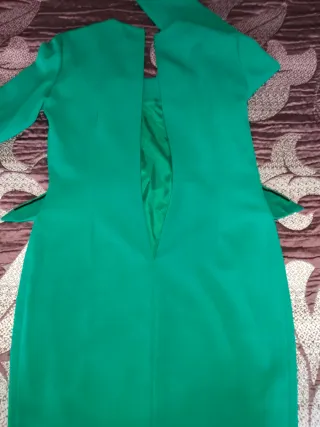 Vestido verde mujer con detalles negros