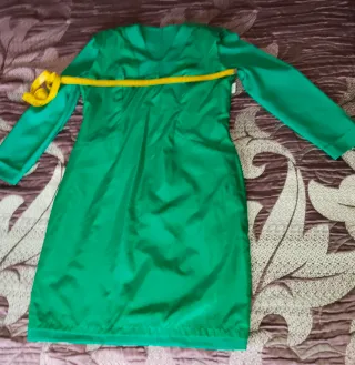 Vestido verde mujer con detalles negros