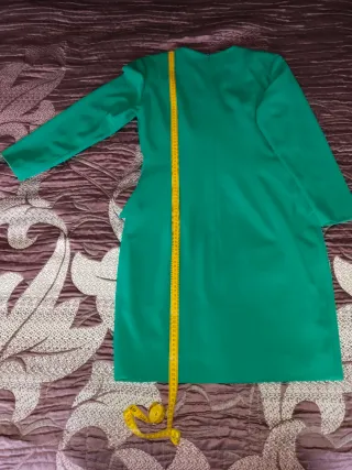 Vestido verde mujer con detalles negros