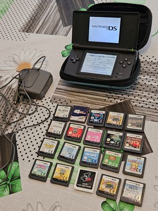 Nintendo DS Lite Negra + 20 Juegos