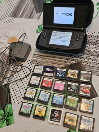 Nintendo DS Lite Negra + 20 Juegos