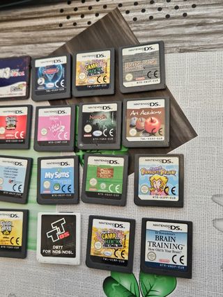 Nintendo DS Lite Negra + 20 Juegos