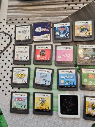 Nintendo DS Lite Negra + 20 Juegos