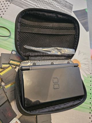 Nintendo DS Lite Negra + 20 Juegos