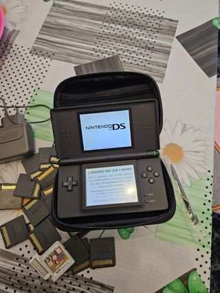 Nintendo DS Lite Negra + 20 Juegos