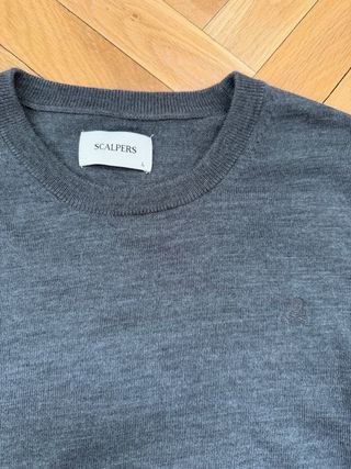 Jersey Scalpers Gris Cuello Pico Talla L