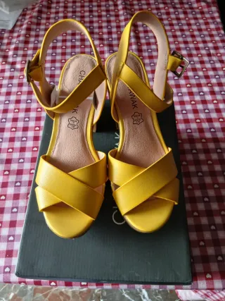Sandalias Chattawak Amarillas