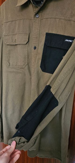 Camisa de hombre verde y negra