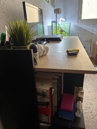 Escritorio madera y metal