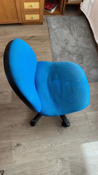 Silla de escritorio giratoria con ruedas