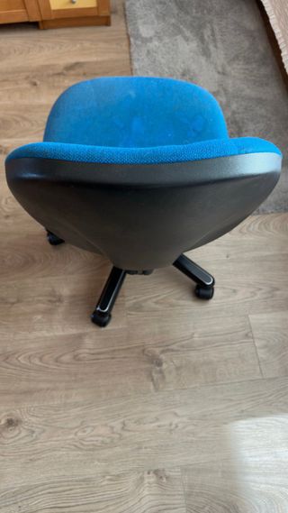 Silla de escritorio giratoria con ruedas