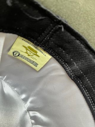 Sombrero de fieltro verde y marrón