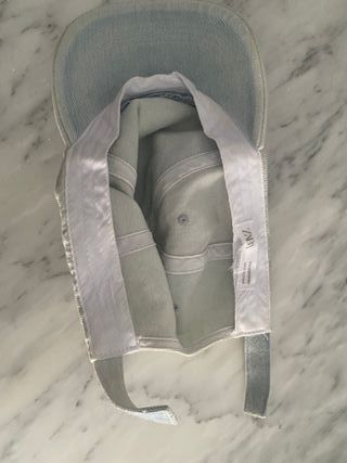 Gorra Zara vaquera con flor