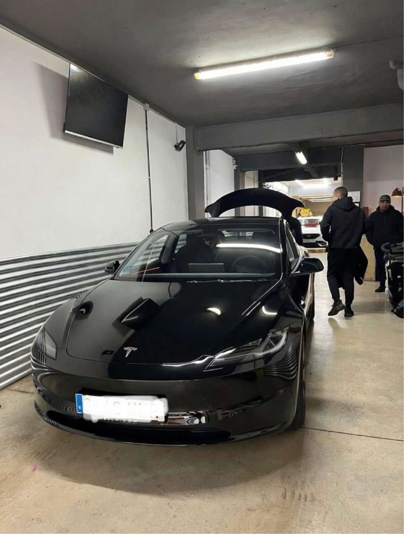 Tesla Model 3 2024 - foto 1
