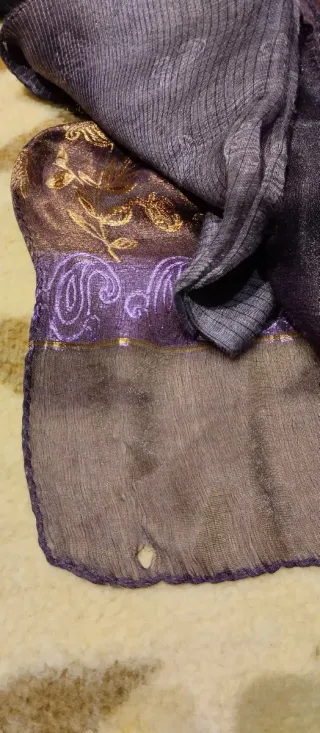 Chal o pañuelo grande estampado. De tul.