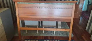 Cabecero de madera nogal con mosaico