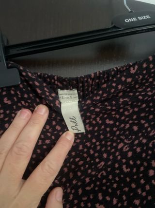 Falda midi estampada rosa y negra