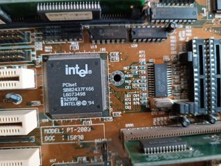 Placa Base FIC PT-2003 Socket 7 + CPU Pentium