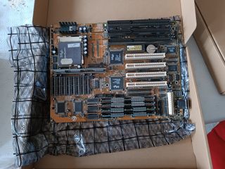 Placa Base FIC PT-2003 Socket 7 + CPU Pentium