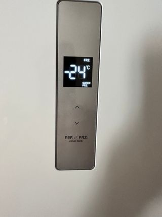 Hybrid Refrigerator – Very Good Condition