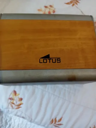 Reloj Lotus