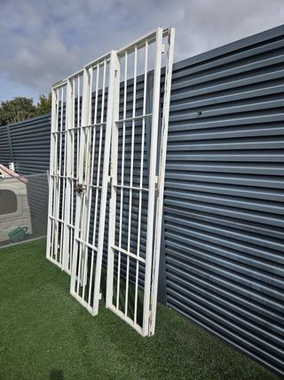 Reja de hierro de 4 hojas