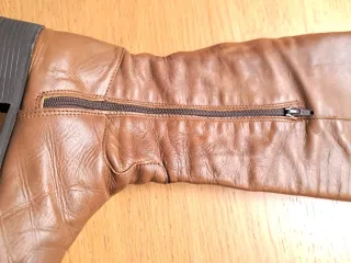 Botas altas de cuero marrones