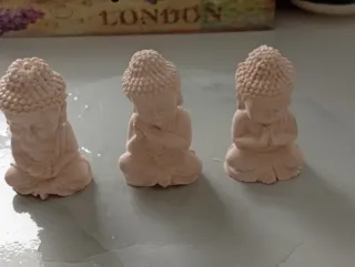 3 Budas Pequeños Yeso Cerámico, medidas 6x4 cm