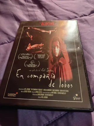 DVD. En compañía de lobos (Neil Jordan)