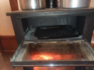 Estufa de leña con horno