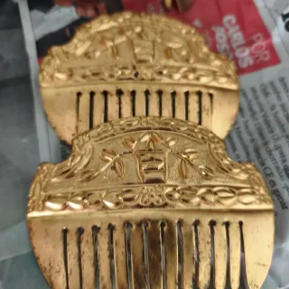 Conjunto de 3 peinetas doradas