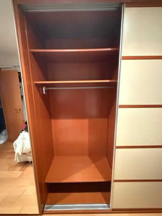 Armario puertas correderas madera